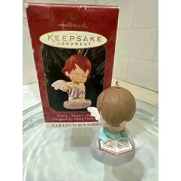 1993 Hallmark Keepsake Christmas Holiday Ornament MARYS ANGELS JOY 6TH IN SERIES - Picture 2 of 9